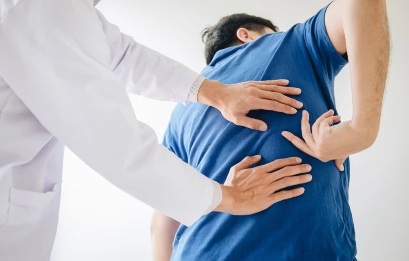Chiropractic Care For Mid Back And Rib Pain, Chaska MN